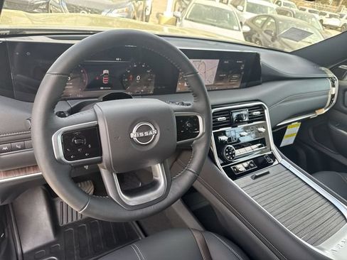 Used 2025 Nissan Armada SL AWD/4WD image 18