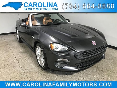 Used 2017 FIAT 124 Spider Lusso RWD image 1
