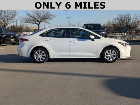 Used 2025 Toyota Corolla LE image 4