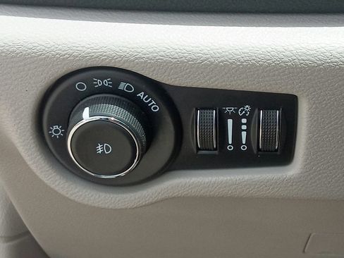 Used 2022 Chrysler Pacifica Touring-L FWD image 31