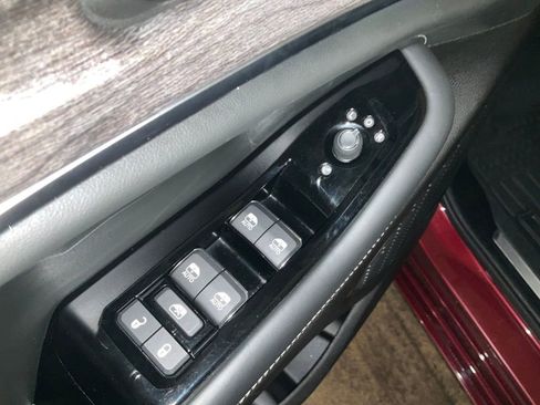 Certified 2023 Jeep Grand Cherokee L Overland image 12