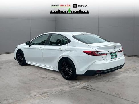 Certified 2025 Toyota Camry SE FWD image 3