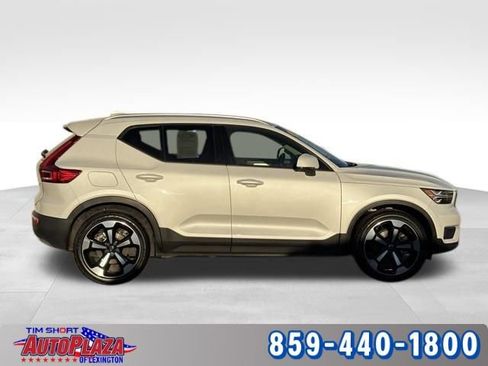 Used 2021 Volvo XC40 T4 Momentum w/ Protection Package Premier FWD image 9