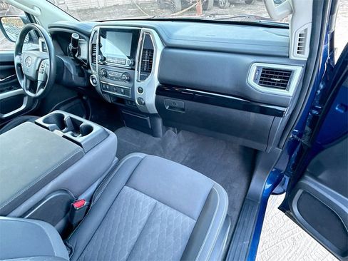 Used 2021 Nissan Titan SV image 29