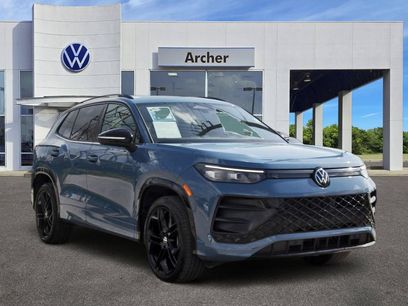Certified 2025 Volkswagen Tiguan SE R-Line