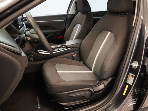 Used 2021 Hyundai Sonata SE w/ Cargo Package FWD image 3