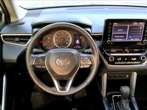 Used 2022 Toyota Corolla Cross LE image 5