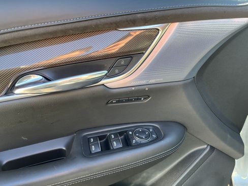 Used 2020 Cadillac XT6 Sport w/ Platinum Package image 13