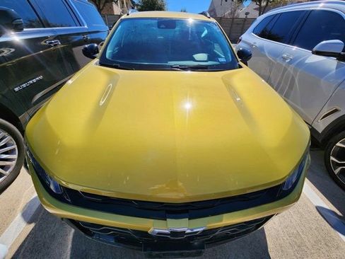 Used 2024 Chevrolet Trax ACTIV w/ Driver Confidence Package image 2