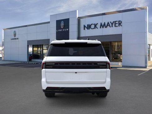 New 2026 Lincoln Navigator L Reserve AWD/4WD image 5
