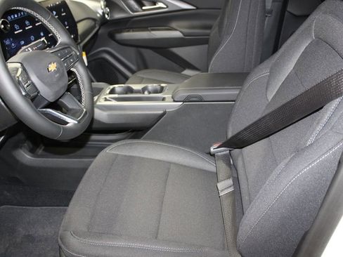 New 2026 Chevrolet Equinox EV LT image 13