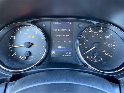 Used 2022 Nissan Rogue Sport S image 25