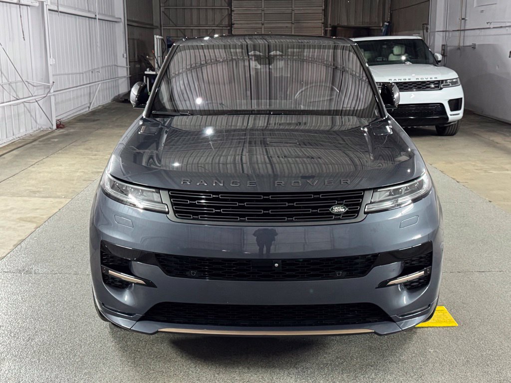 Used 2023 Land Rover Range Rover Sport SE Dynamic AWD/4WD image 3