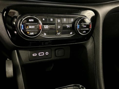 Used 2023 Buick Encore GX Select w/ Safety Package II image 25