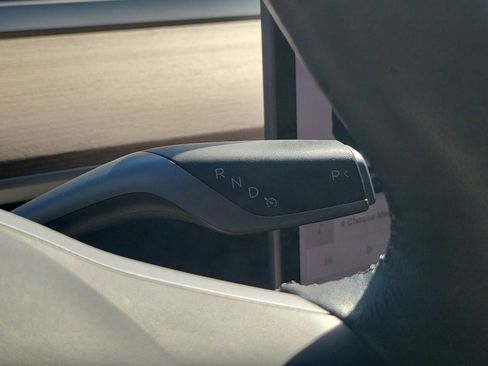 Used 2021 Tesla Model 3 Standard Range Plus image 30