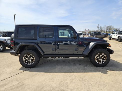 Used 2025 Jeep Wrangler Unlimited Rubicon image 7