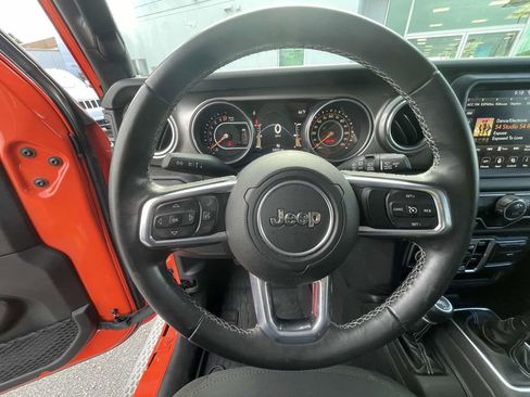 Used 2018 Jeep Wrangler Unlimited Sahara image 18