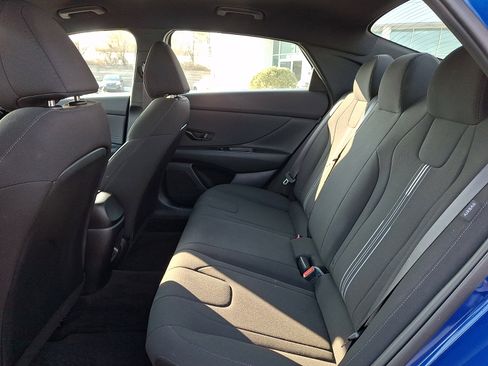 Certified 2025 Hyundai Elantra Sport image 10