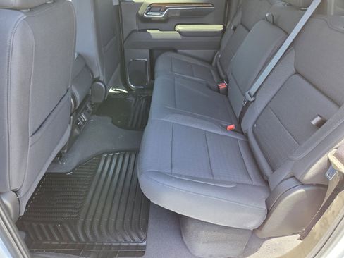 New 2025 GMC Sierra 1500 Elevation image 7