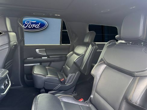 Used 2025 Ford Expedition Tremor AWD/4WD image 12