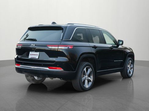 Used 2023 Jeep Grand Cherokee Limited w/ Trailer Tow Prep Group (B) image 7