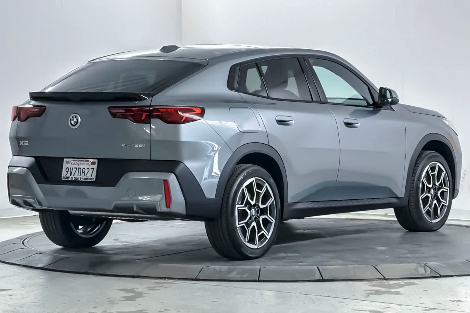 Used 2026 BMW X2 xDrive28i AWD/4WD image 2