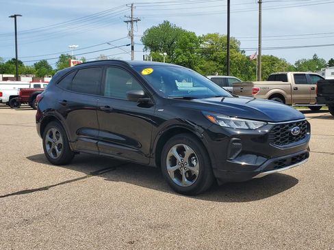 Used 2023 Ford Escape ST-Line w/ Tech Pack #1 AWD/4WD image 2
