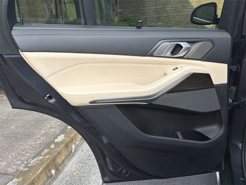 Used 2021 BMW X5 xDrive45e w/ Premium Package image 23