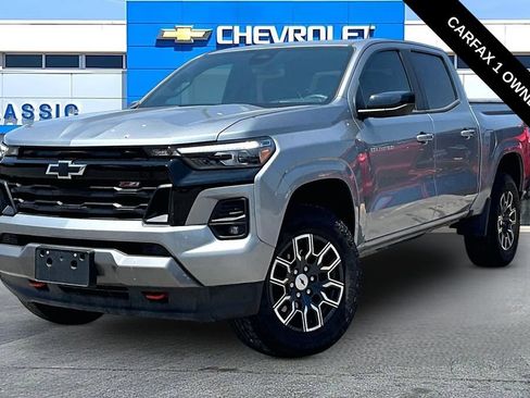 Used 2023 Chevrolet Colorado Z71 w/ Z71 Convenience Package 2 AWD/4WD image 2