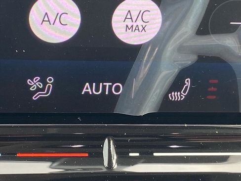 New 2026 Volkswagen Tiguan SE image 5