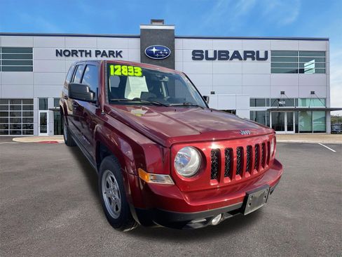 Used 2017 Jeep Patriot Sport FWD image 2