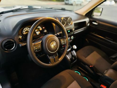 Used 2015 Jeep Patriot Sport w/ Power Value Group FWD image 9