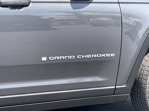 New 2026 Jeep Grand Cherokee Laredo RWD image 8