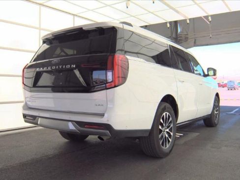 Used 2025 Ford Expedition Max Platinum AWD/4WD image 4