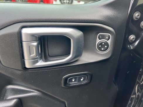 Certified 2018 Jeep Wrangler Unlimited Sport S AWD/4WD image 15