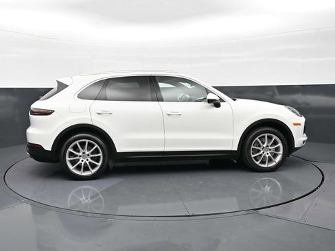 Used 2021 Porsche Cayenne AWD/4WD image 24