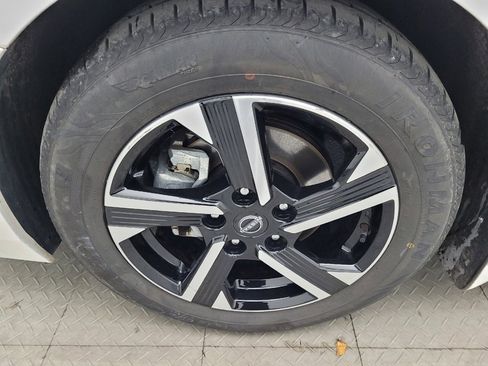 Used 2024 Nissan Sentra SV image 31