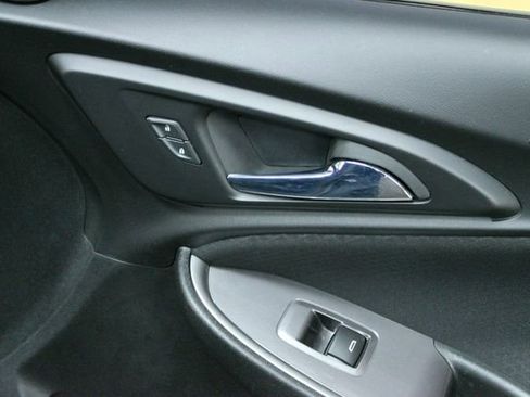 Used 2022 Chevrolet Malibu LT FWD image 9