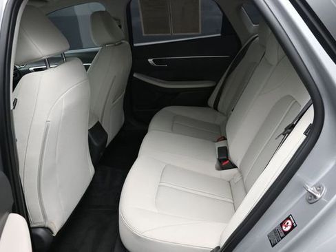 Used 2023 Hyundai Sonata SE FWD image 8