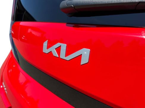 Used 2025 Kia Soul LX FWD image 33