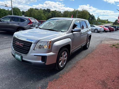 Used 2017 GMC Terrain SLE AWD/4WD image 4
