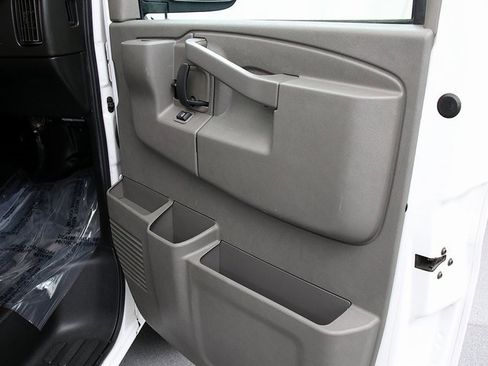 Used 2020 Chevrolet Express 2500 LS w/ Driver Convenience Package image 27