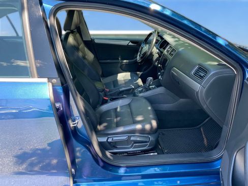 Used 2017 Volkswagen Jetta SE FWD image 28