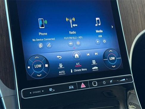 Used 2024 Mercedes-Benz GLC 300 image 24