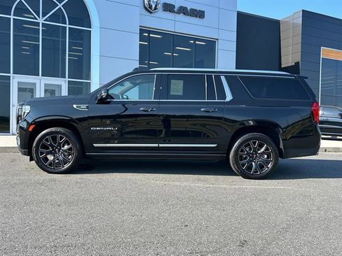 Used 2024 GMC Yukon XL Denali image 4