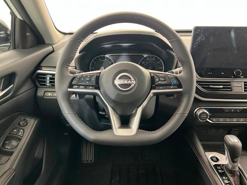 New 2026 Nissan Altima 2.5 SR image 12