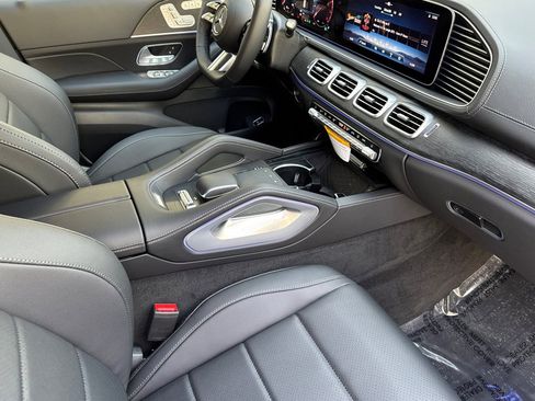 New 2026 Mercedes-Benz GLS 450 4MATIC image 10