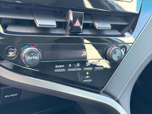 Used 2023 Toyota Camry SE w/ Convenience Package image 14