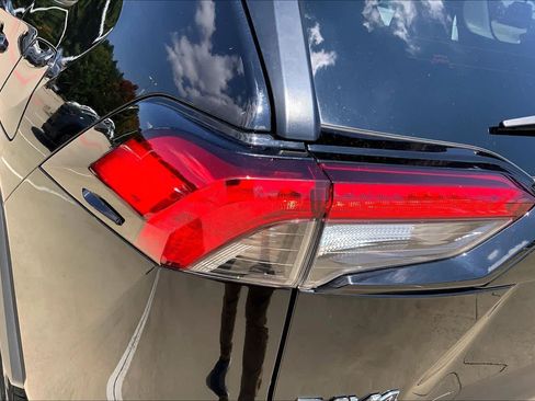 Used 2025 Toyota RAV4 XLE FWD image 27