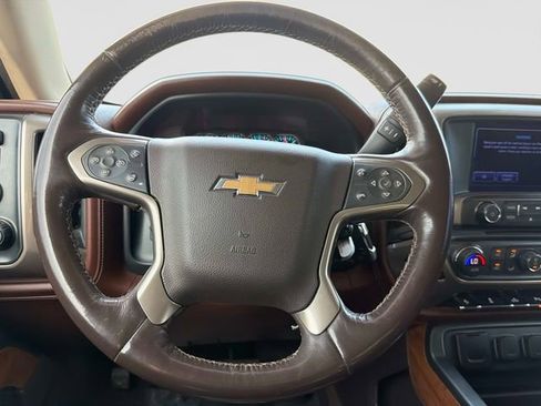Used 2018 Chevrolet Silverado 1500 High Country image 32